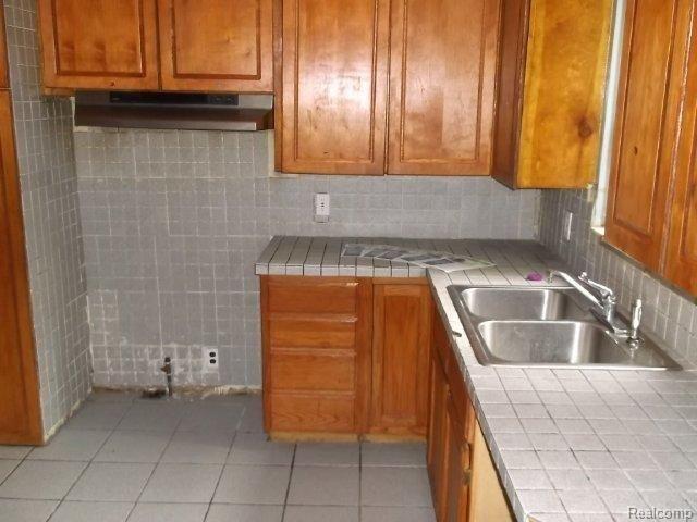 14360 Greenview Road Detroit, MI 48223 - Photo 4 of 8 7-19 097.jpg