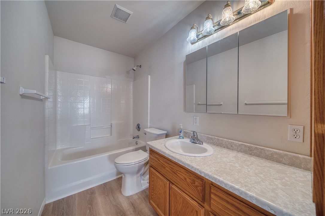 1801 West Dyer Road Pahrump, NV 89048 - Photo 32 of 44 2nd Primary Bathroom