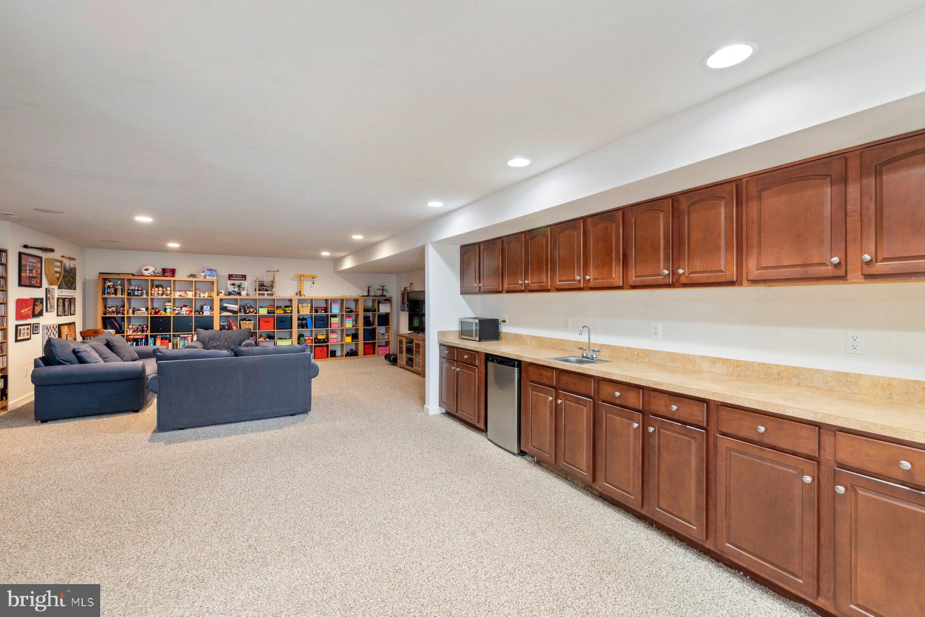 696 Reliance Drive Odenton, MD 21113 - Photo 54 of 82 Large Wet Bar perfect for entertaining!