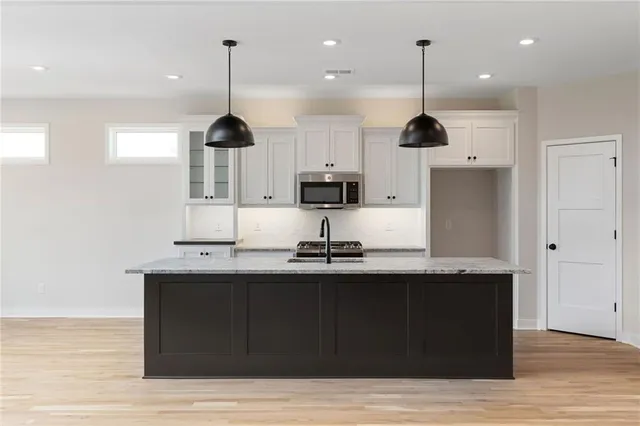 $642,500 | 31501 West 86th Street, De Soto, KS 66018