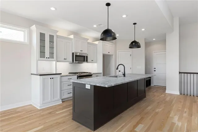 $642,500 | 31501 West 86th Street, De Soto, KS 66018