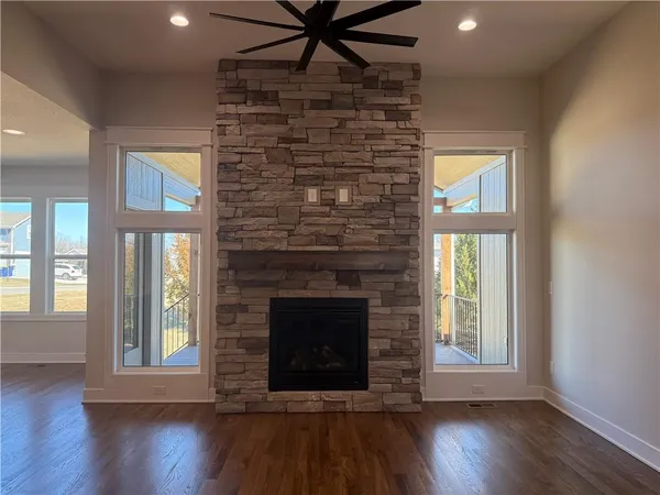 $642,500 | 31501 West 86th Street, De Soto, KS 66018