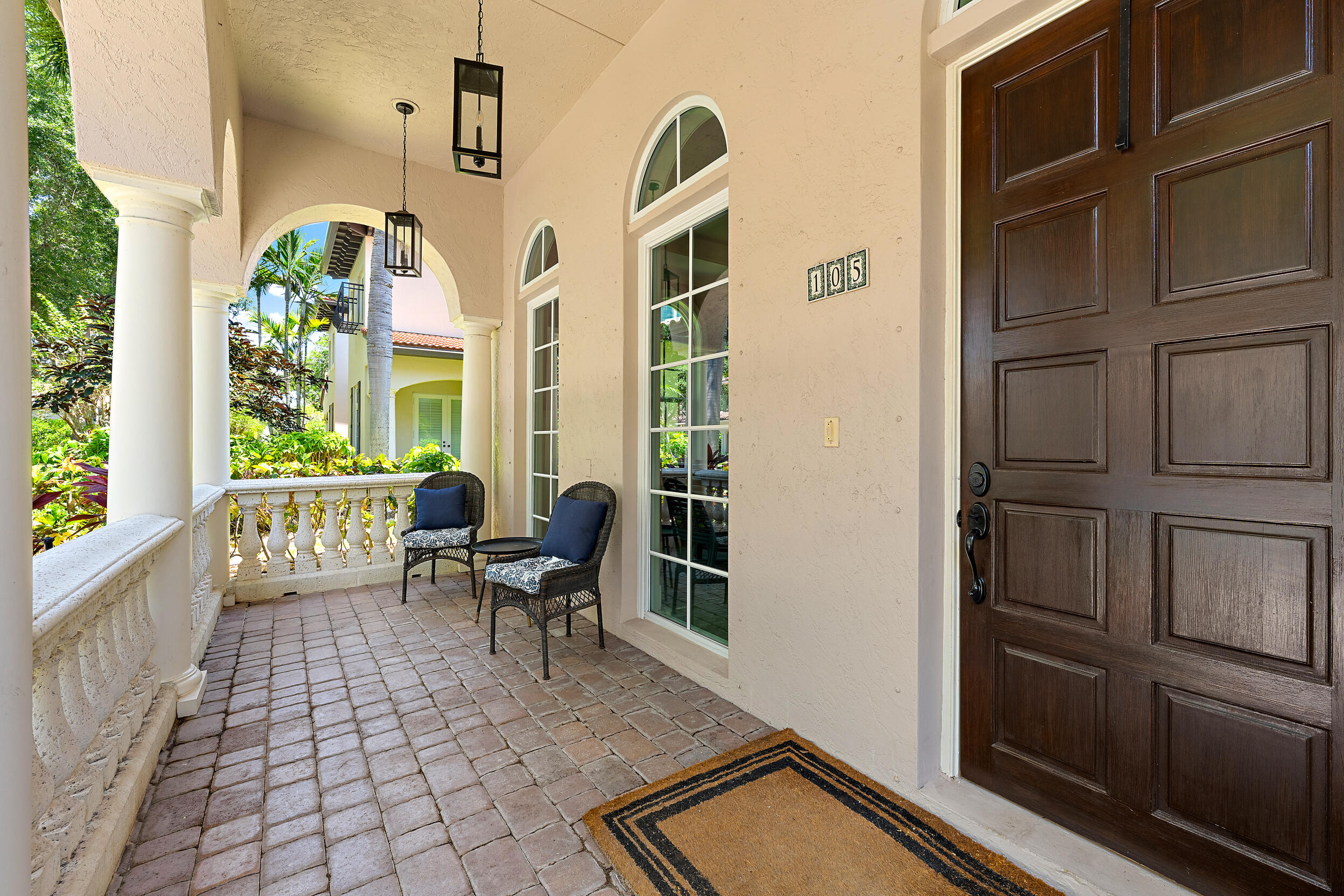 105 Segovia Way Jupiter, FL 33458 - Photo 21 of 33 a living room with furniture