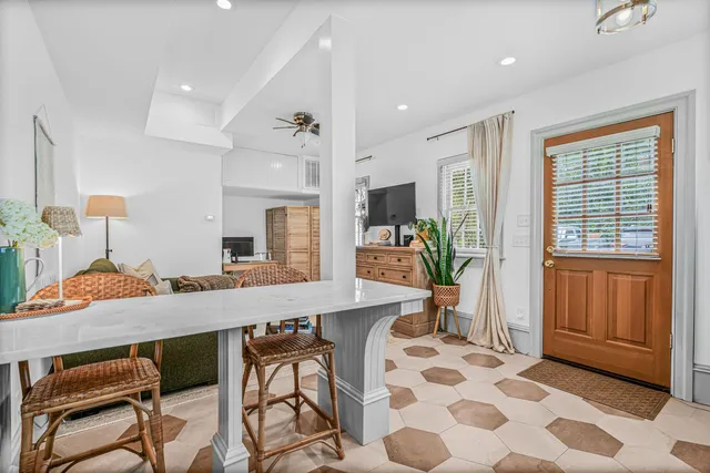 $3,000 | 35 Society Street, Unit C, Charleston, SC 29401