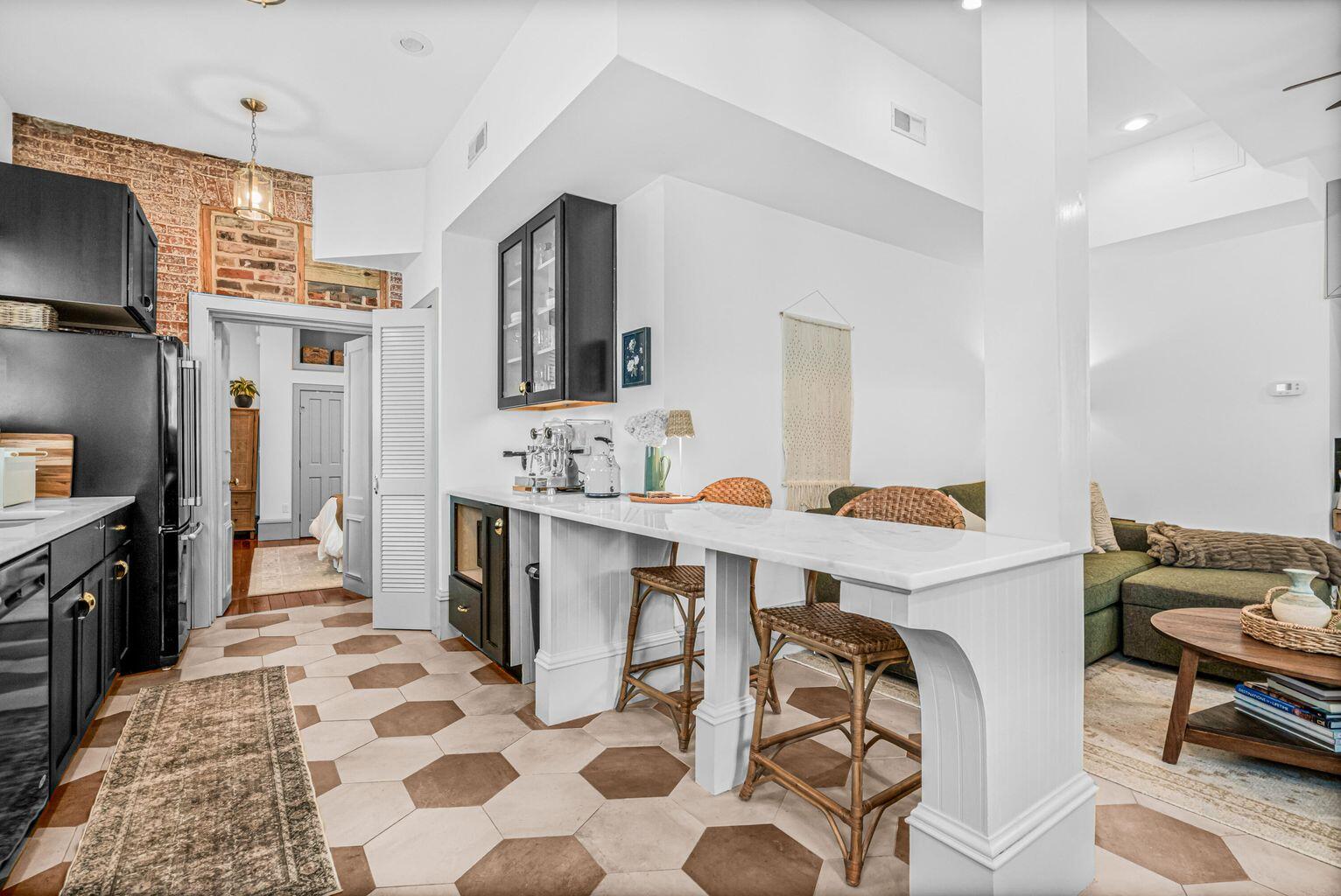35 Society Street, Unit C Charleston, SC 29401 - Photo 4 of 7 35 kitchen