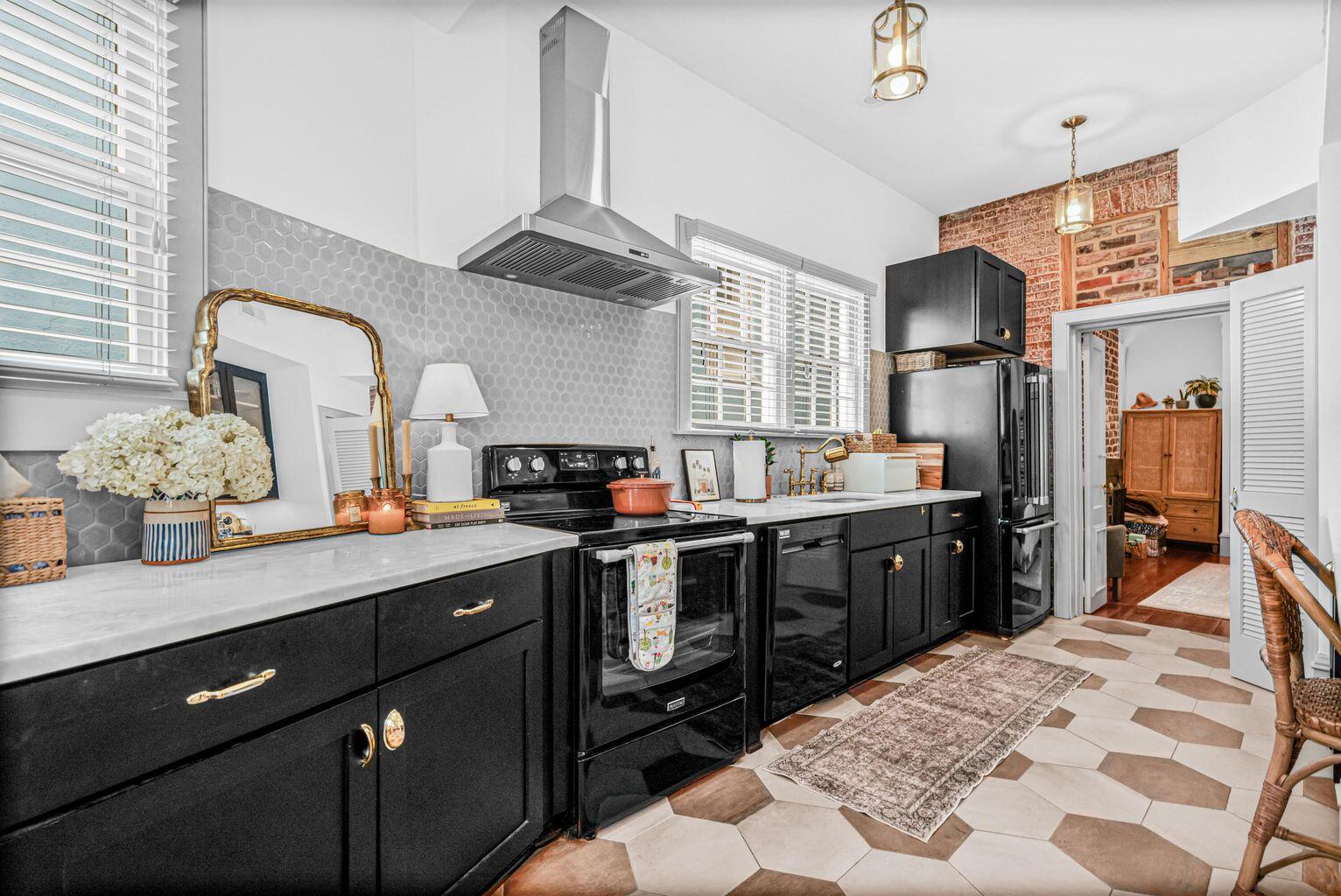 35 Society Street, Unit C Charleston, SC 29401 - Photo 5 of 7 35 societ kit