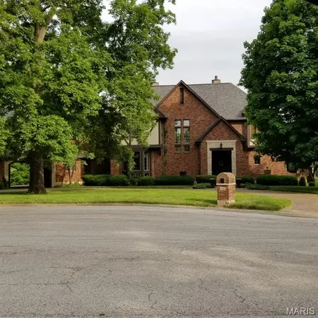 $899,000 | 141 Hickory Lake, Belleville, IL 62223