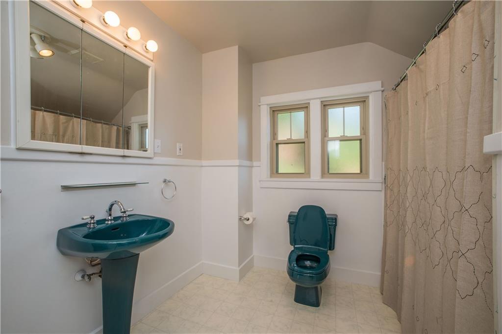 172 Bellbridge Road Elizabeth, PA 15037 - Photo 14 of 25 The full bath is quite sizable, and offers a combination tub and shower. But wait, there is more...