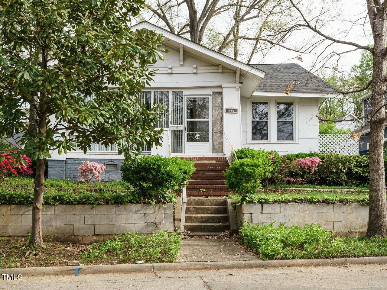 504 Washington Street Raleigh, NC 27605 - Photo 1 of 26 tempImageTWJfU2