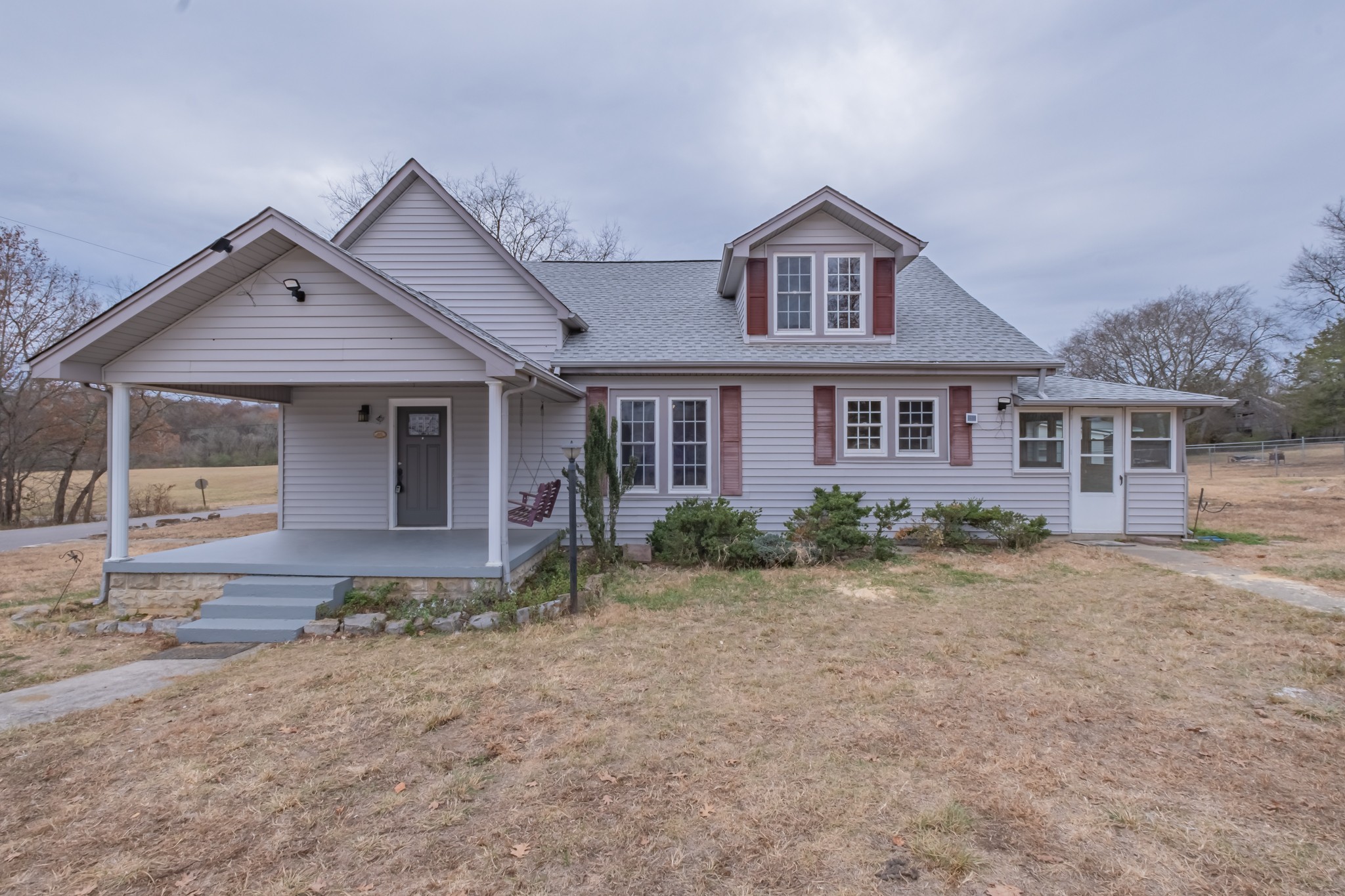 1322 Marble Hill Road Winchester, TN 37398 - Photo 1 of 32 front view of a house with a yard