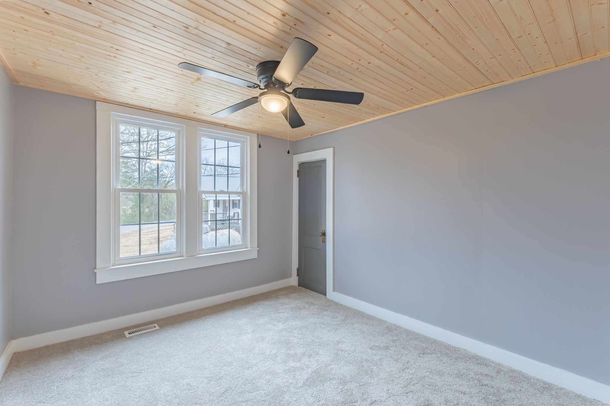 1322 Marble Hill Road Winchester, TN 37398 - Photo 12 of 32 an empty room with windows and fan