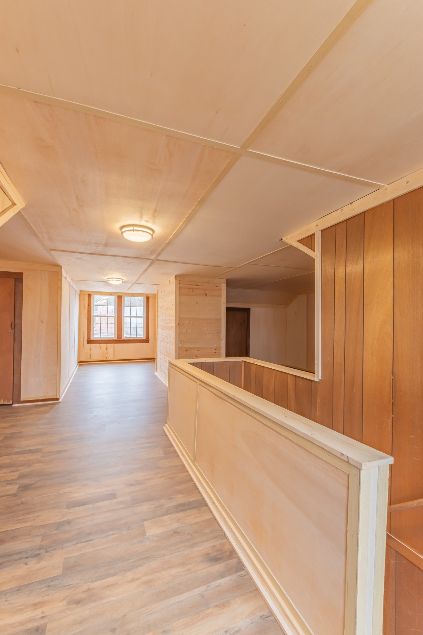 1322 Marble Hill Road Winchester, TN 37398 - Photo 20 of 32 a view of livingroom with hardwood floor