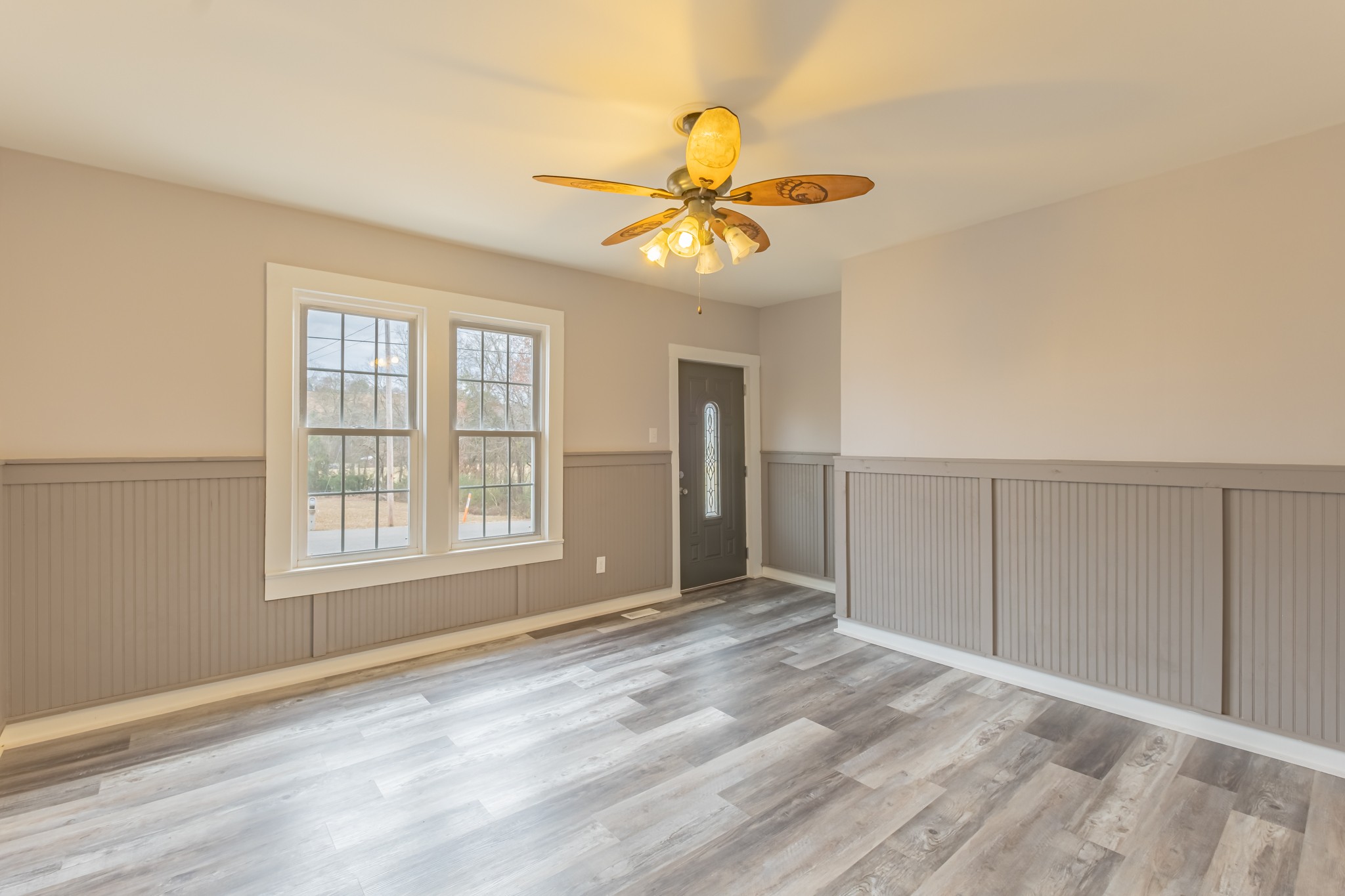 1322 Marble Hill Road Winchester, TN 37398 - Photo 5 of 32 a view of an empty room with a window