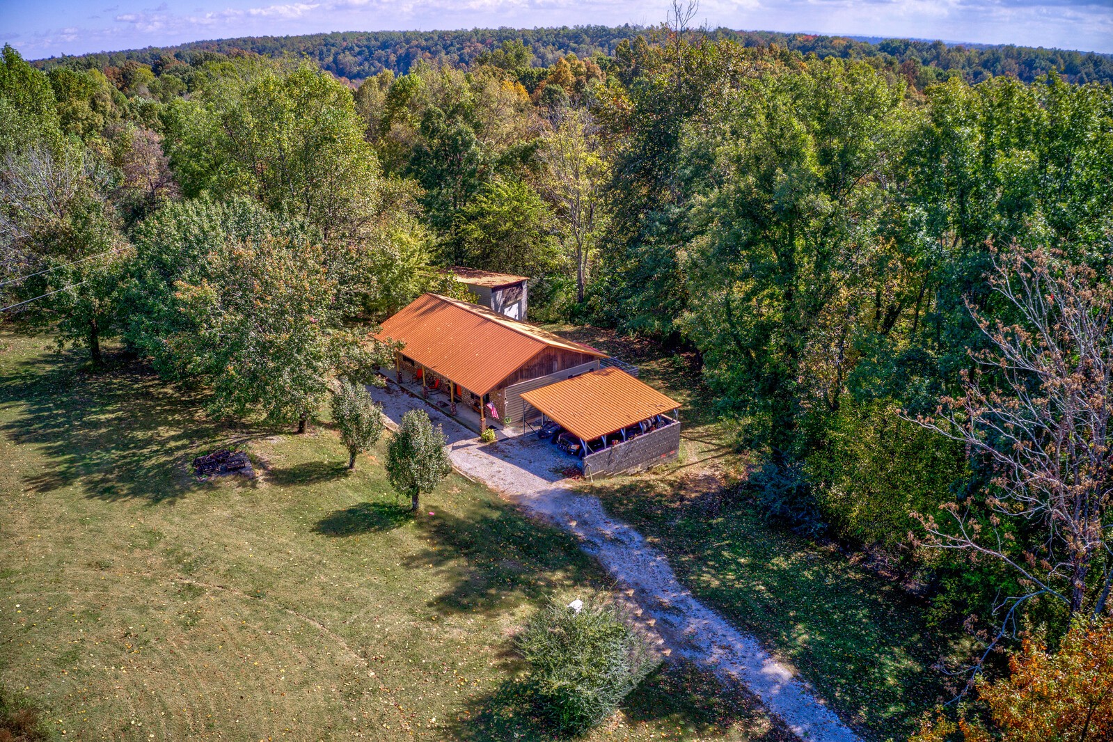 569 Moreland Road Manchester, TN 37355 - Photo 45 of 47 a backyard of a house with outdoor seating