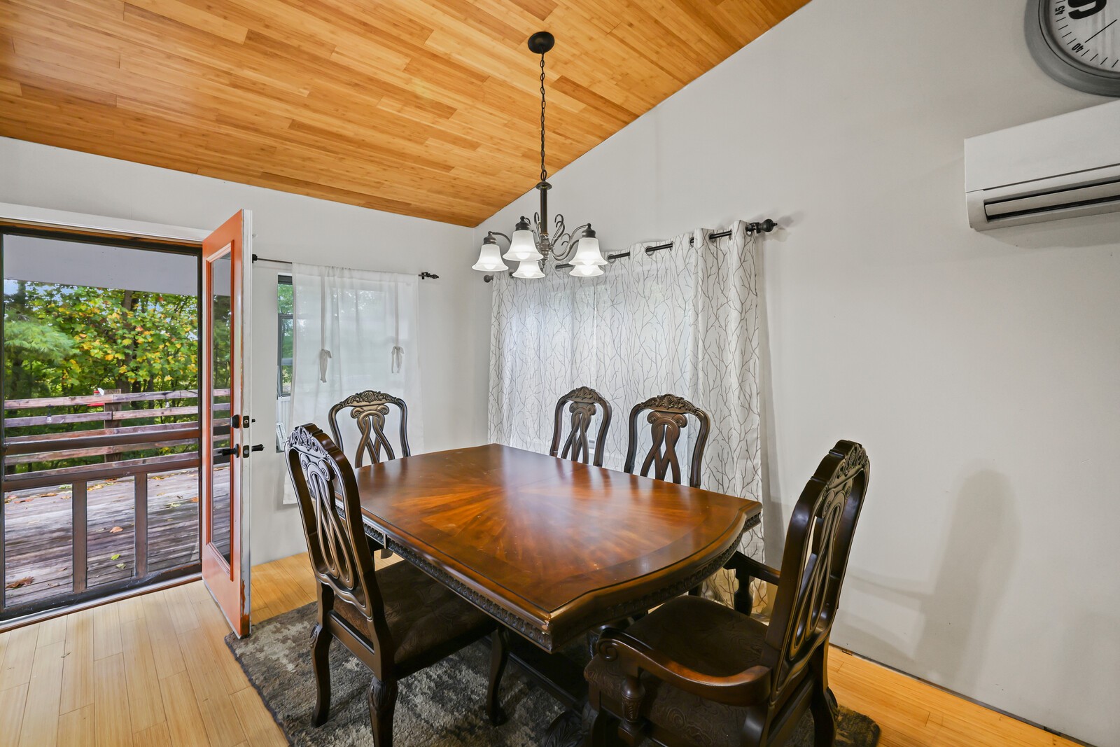 569 Moreland Road Manchester, TN 37355 - Photo 8 of 47 a view of a dining room with furniture and window