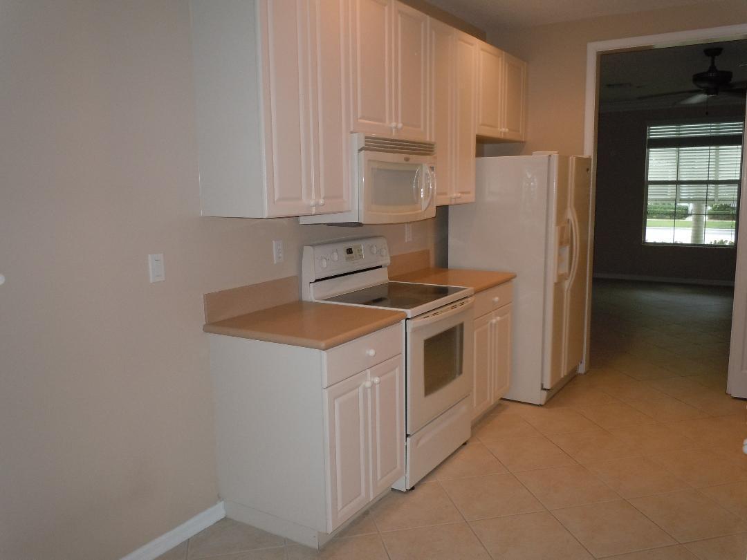 1557 Frederick Small Road, Unit 1557 Jupiter, FL 33458 - Photo 4 of 28 Kitchen3