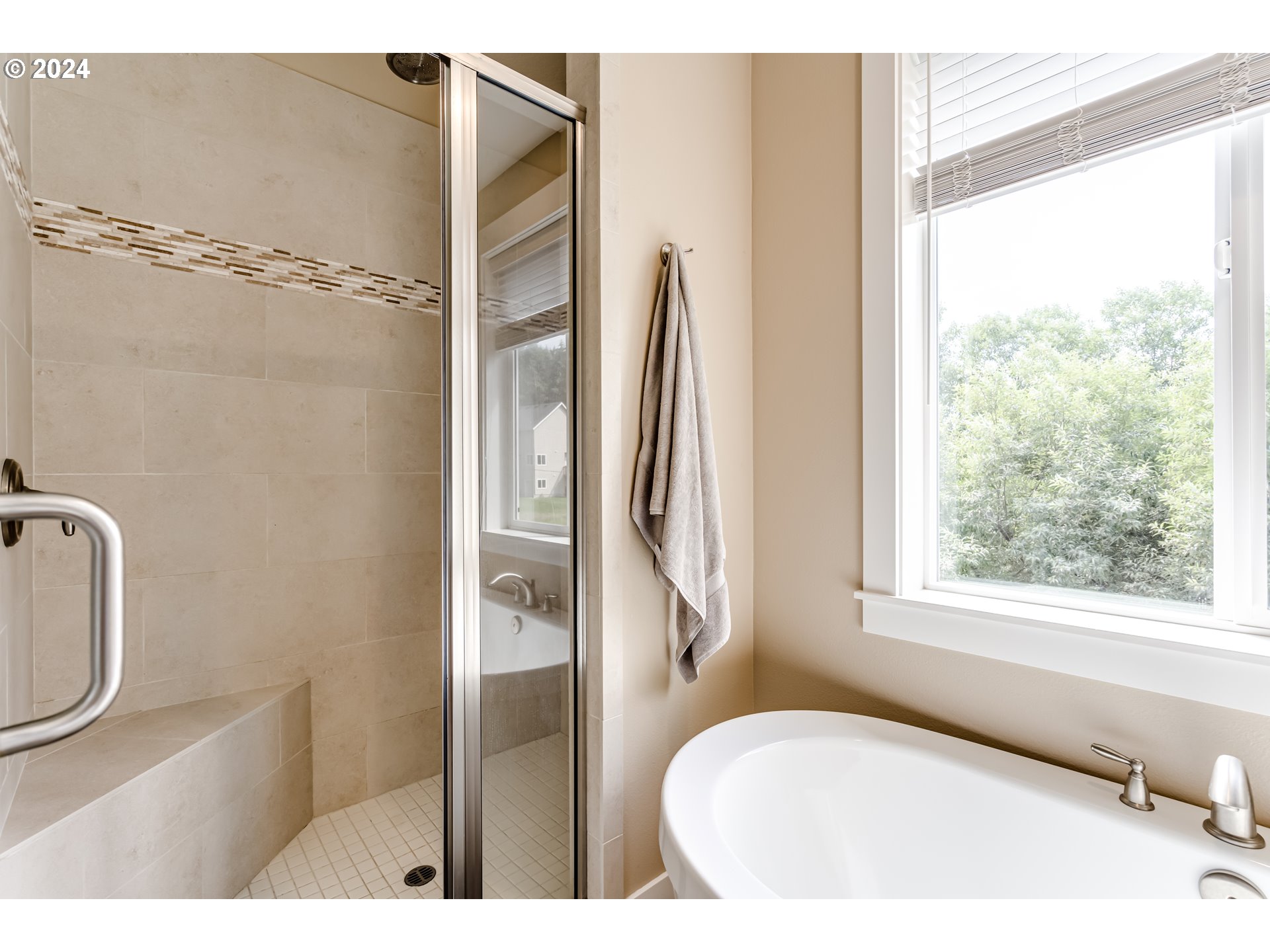 3278 Timberline Drive Eugene, OR 97405 - Photo 20 of 41 a bathroom with a sink toilet and shower