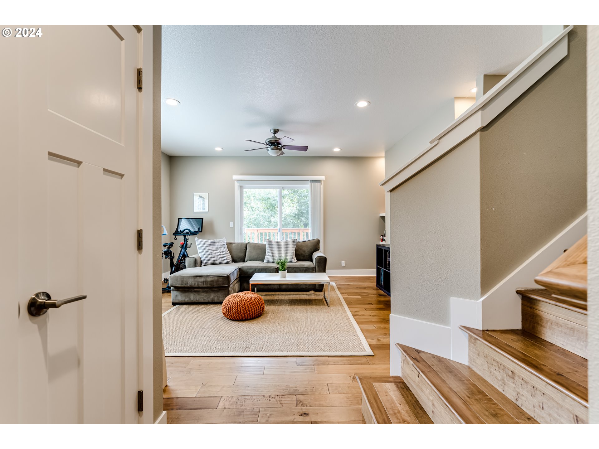 3278 Timberline Drive Eugene, OR 97405 - Photo 23 of 41 a view of living room with furniture and a potted plant