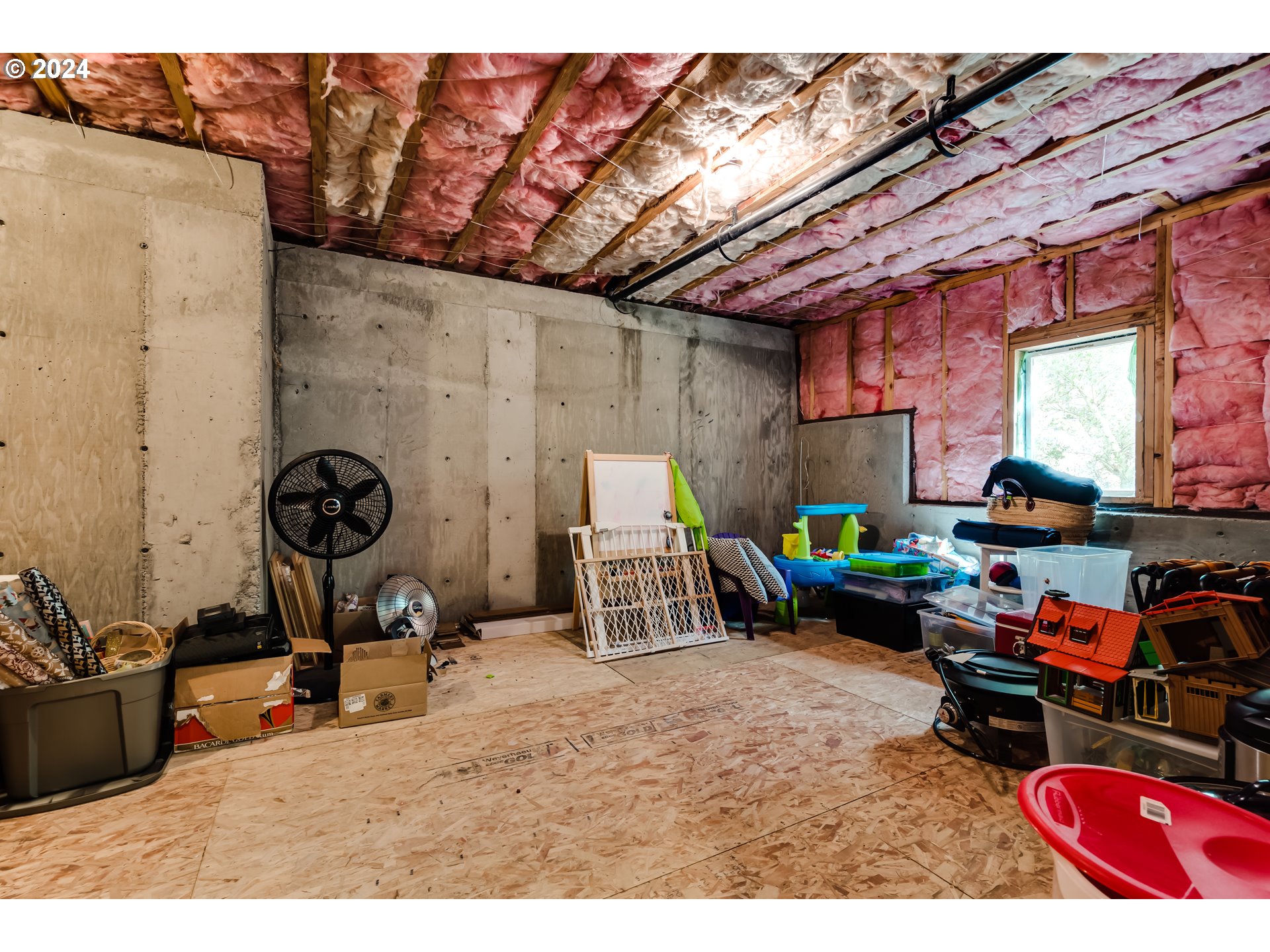 3278 Timberline Drive Eugene, OR 97405 - Photo 31 of 41 a view of a room with gym equipment