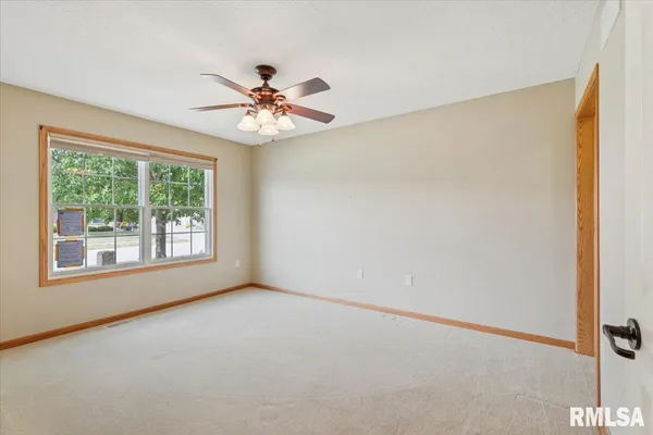 $279,900 | 1713 Garrett Avenue, Clinton, IA 52732