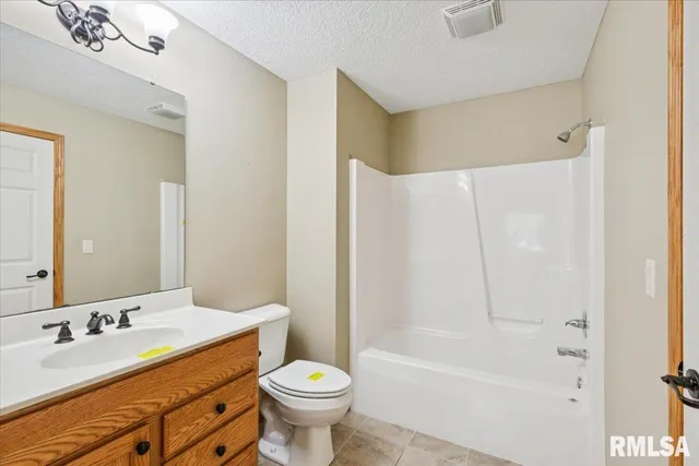 $315,000 | 1713 Garrett Avenue, Clinton, IA 52732