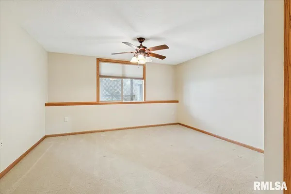 $279,900 | 1713 Garrett Avenue, Clinton, IA 52732