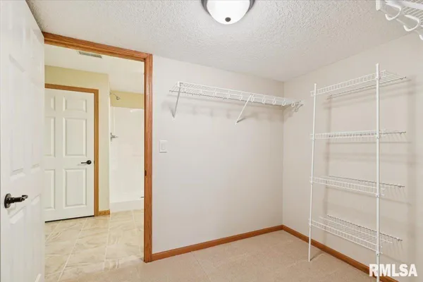 $279,900 | 1713 Garrett Avenue, Clinton, IA 52732