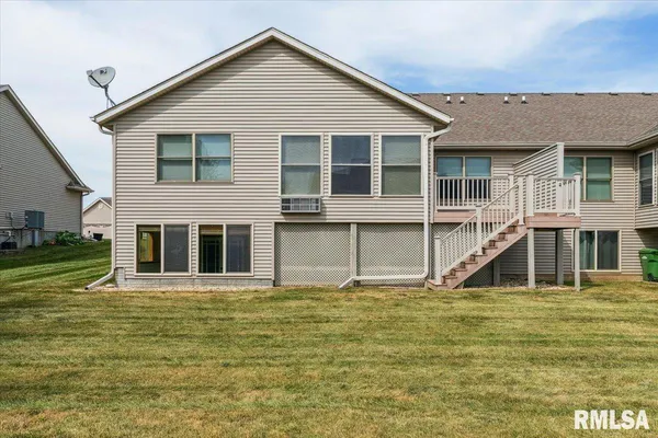 $279,900 | 1713 Garrett Avenue, Clinton, IA 52732
