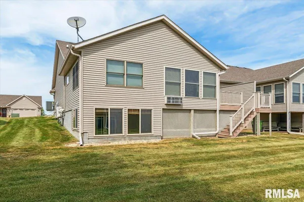 $279,900 | 1713 Garrett Avenue, Clinton, IA 52732