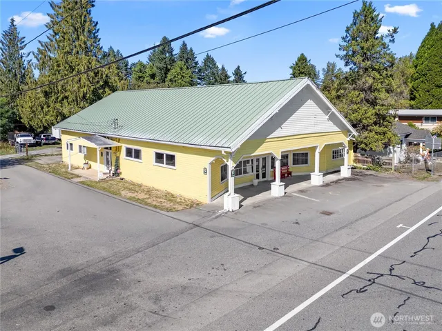 an outdoor view of house with street