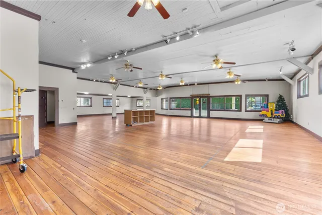 a view of indoor space