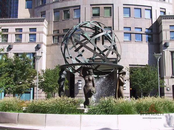 a view of a back yard