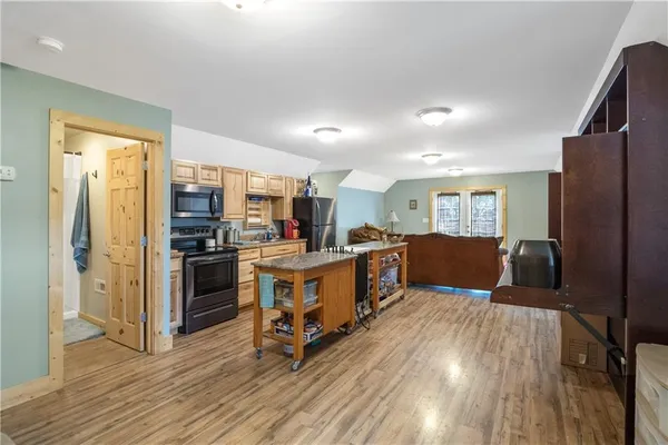 $590,000 | 119 Northeast 1050th Road, Higginsville, MO 64037