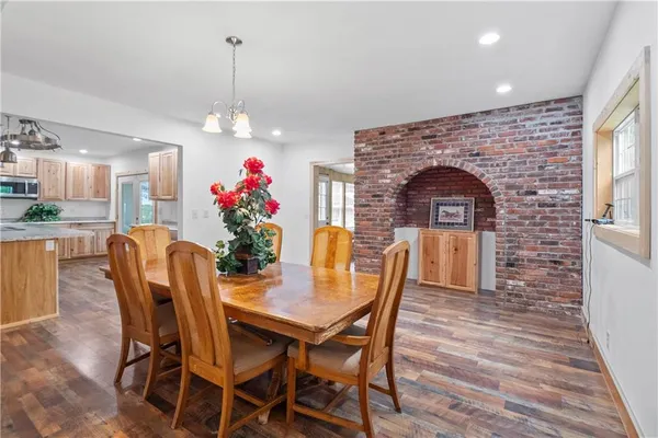 $590,000 | 119 Northeast 1050th Road, Higginsville, MO 64037