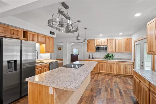 $590,000 | 119 Northeast 1050th Road, Higginsville, MO 64037
