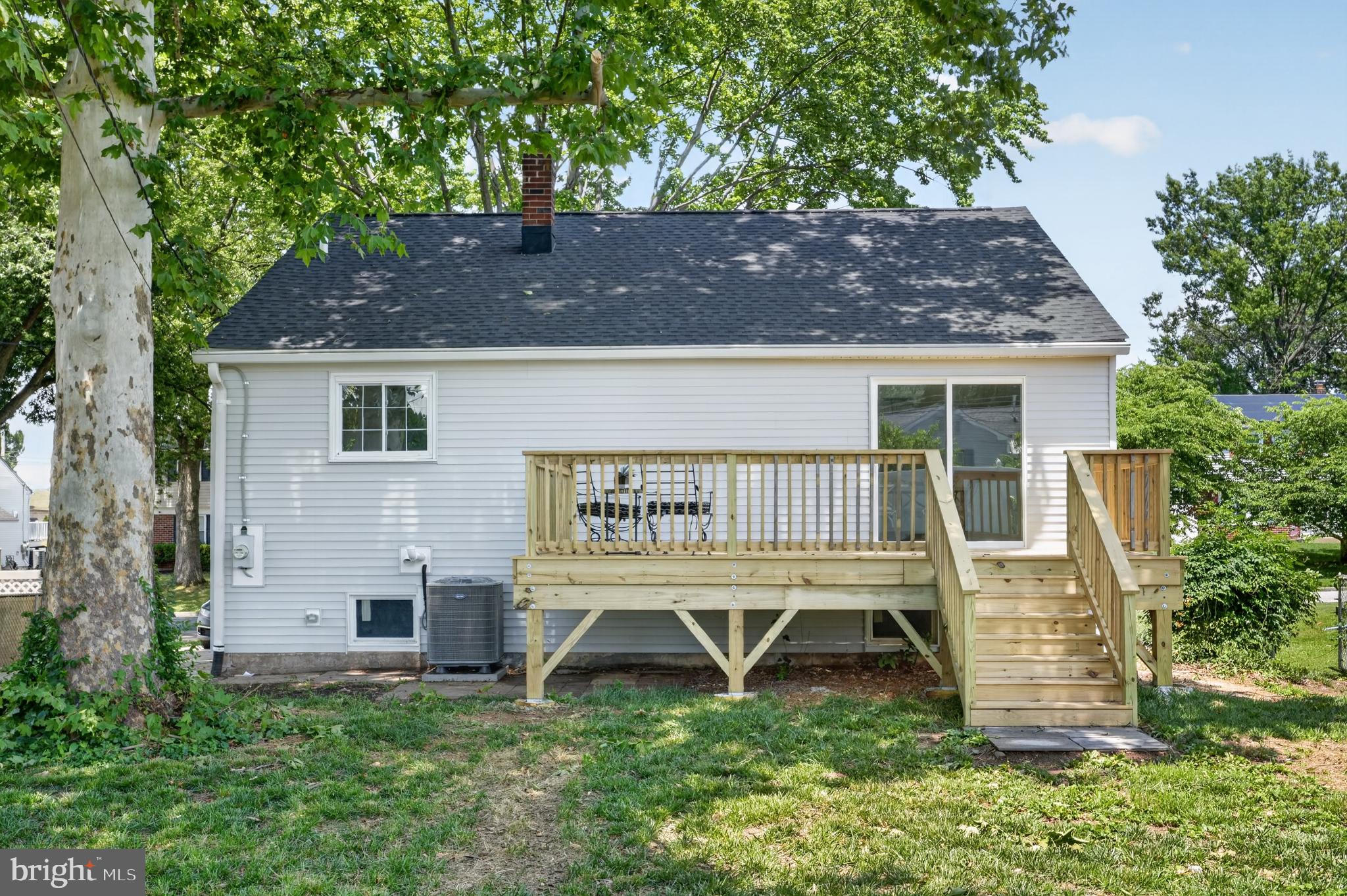 423 Old Fort Road King of Prussia, PA 19406 - Photo 2 of 19