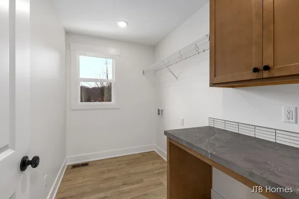 $669,900 | 5940 Valley Point Drive Southeast, Caledonia, MI 49316