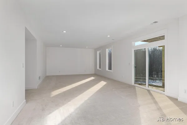 $669,900 | 5940 Valley Point Drive Southeast, Caledonia, MI 49316