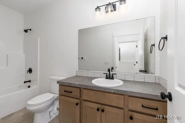 $669,900 | 5940 Valley Point Drive Southeast, Caledonia, MI 49316