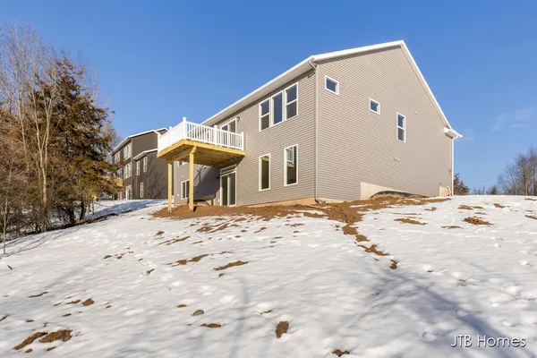 $669,900 | 5940 Valley Point Drive Southeast, Caledonia, MI 49316