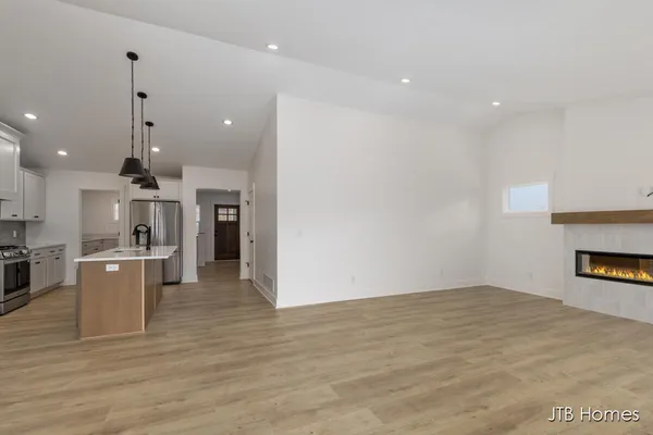 $669,900 | 5940 Valley Point Drive Southeast, Caledonia, MI 49316