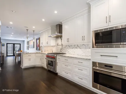 $1,599,000 | 1000 North State Street, Unit 4, Chicago, IL 60610