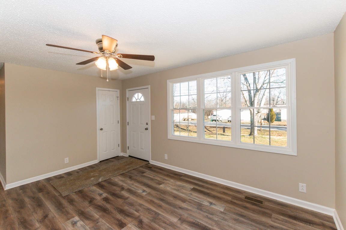 816 Garrettsburg Road Clarksville, TN 37042 - Photo 7 of 34 a view of an empty room with a window
