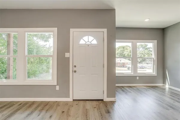 $2,150 | 1117 East Cantey Street, Fort Worth, TX 76104