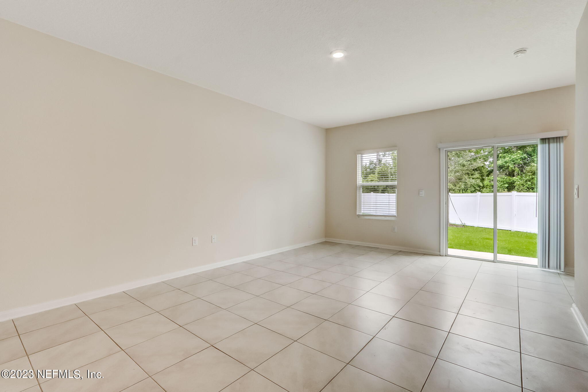 832 Observatory Parkway Jacksonville, FL 32218 - Photo 6 of 27 a view of an empty room with a window