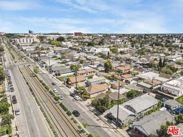 $2,900 | 1254 1/2 West Exposition Boulevard, Los Angeles, CA 90007
