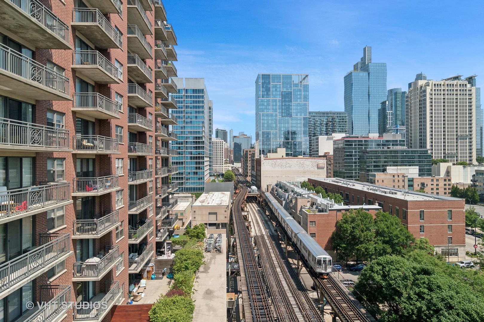 1503 South State Street, Unit 813 Chicago, IL 60605 - Photo 11 of 11 a view of buildings