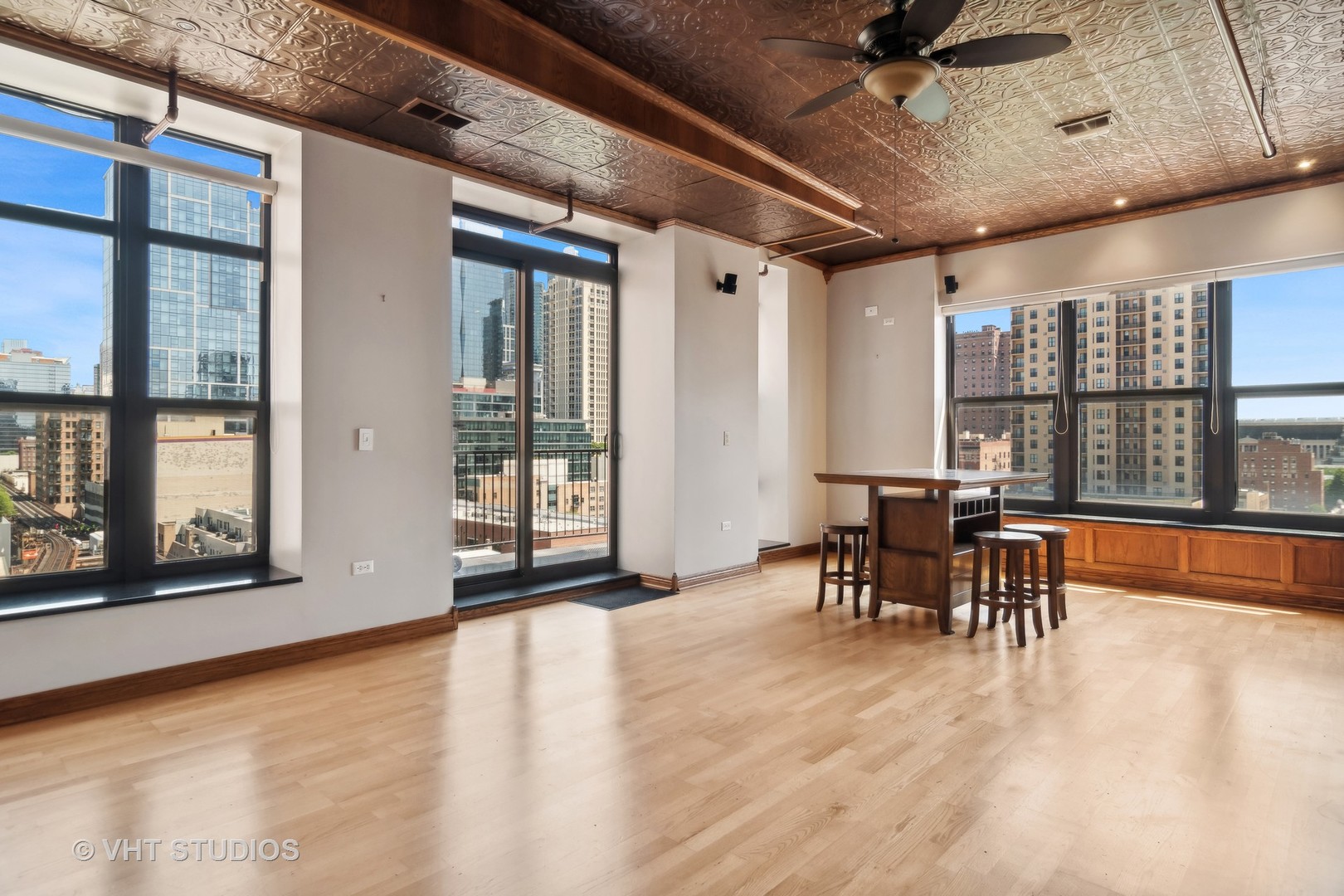 1503 South State Street, Unit 813 Chicago, IL 60605 - Photo 3 of 11 a view of a livingroom with furniture and window