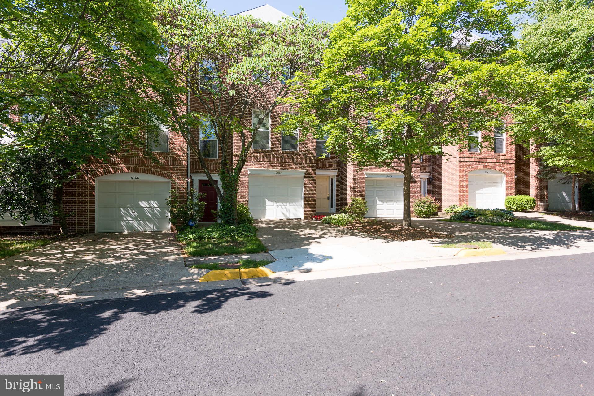 12066 Edgemere Circle Reston, VA 20190 - Photo 2 of 46