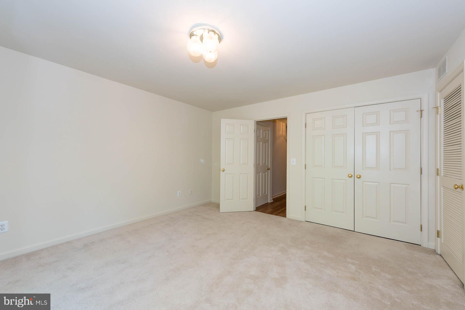 12066 Edgemere Circle Reston, VA 20190 - Photo 11 of 46